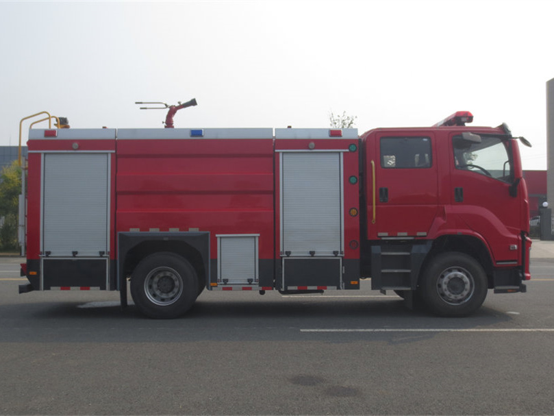 五十鈴6噸水罐消防車