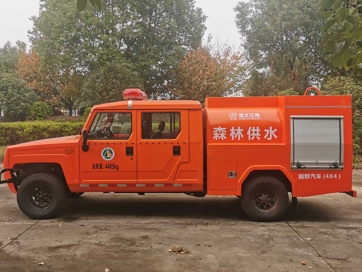 森林四驅(qū)勇士雙排1.31噸供水車